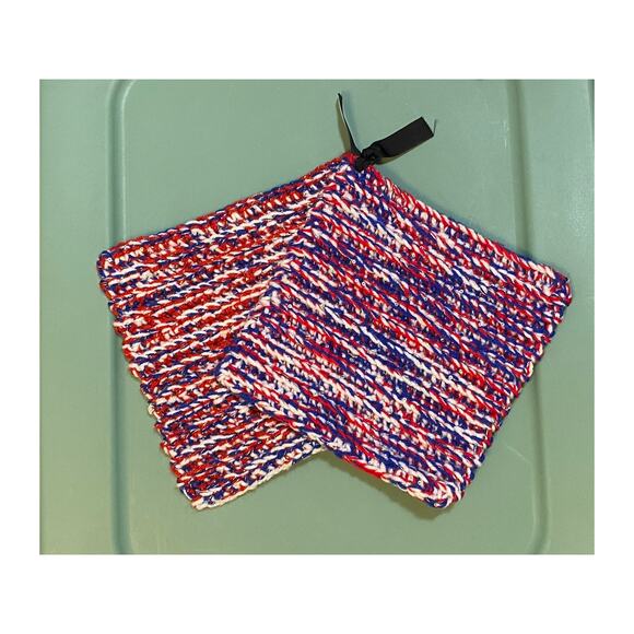 2 Handknit 8" x 8" Pot Holders - Picture 4 of 5